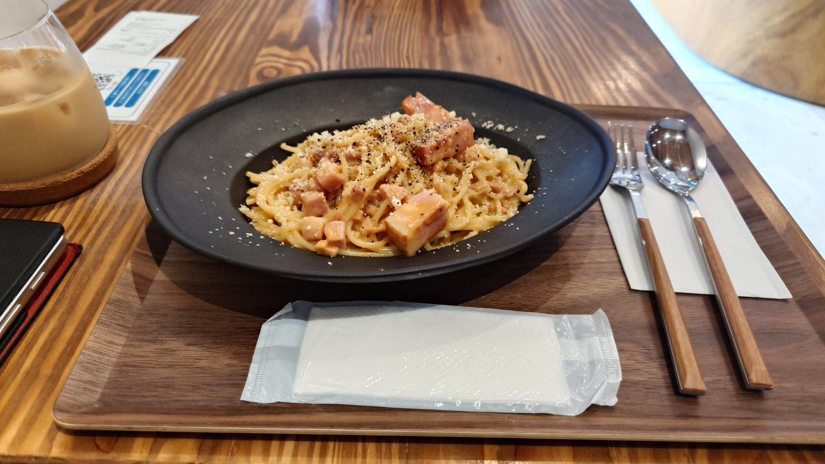 666enryu666's tweet image. 新宿に新しくできた7story行ってきた☕
厚切りベーコンの濃厚カルボナーラとPERUを注文したけど、どちらもめたんこ美味しかった😋そして藍たんがめたんこ可愛かった🥰💕💖(いつものことだけど)
#7スト
#7story