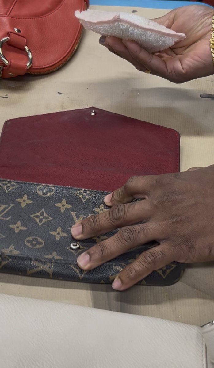 leatherrepairuk's tweet image. The Hidden Opportunity: Why Handbag Repair Training Could Be Your Next Big Business Move.

leatherrepaircompany.com/pages/training…

#Handbags #Purses #HandbagRestoration