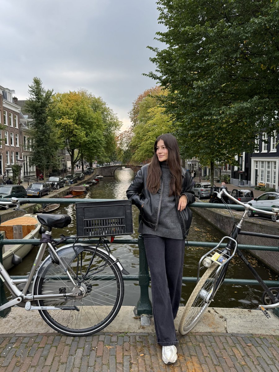 juliaalg's tweet photo. Aaaaaamsterdam. https://t.co/fNm8J6N1s8