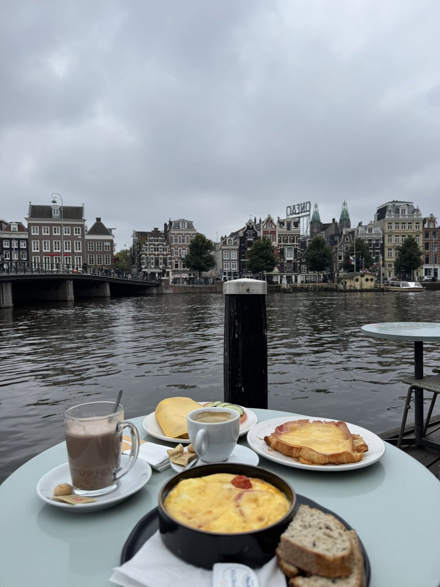 juliaalg's tweet photo. Aaaaaamsterdam. https://t.co/fNm8J6N1s8