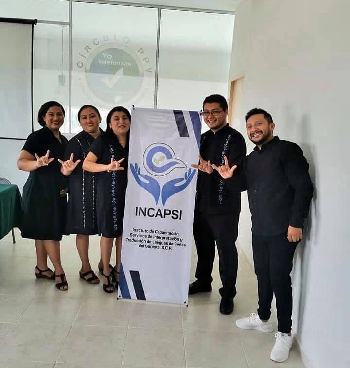 Hoy 30 de Septiembre es el día Internacional del Traductor/Intérprete. Una fecha para quienes realizamos el servicio de Interpretación en Lengua de Señas, recordemos la responsabilidad de ser EL PUENTE DE COMUNICACIÓN de la Persona Sorda al mundo oyente. FELICIDADES 🤟🏽