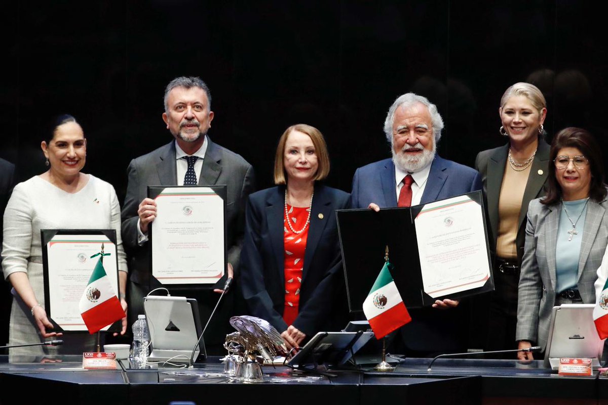 📸 Esta tarde, el pleno del <a href="/senadomexicano/">Senado de México</a> ratificó los nombramientos realizados a favor de Laura Elena Carrillo Cubillas como representante permanente de México ante las agencias de la ONU con sede en Roma; de Alejandro Encinas Rodríguez como representante permanente de México