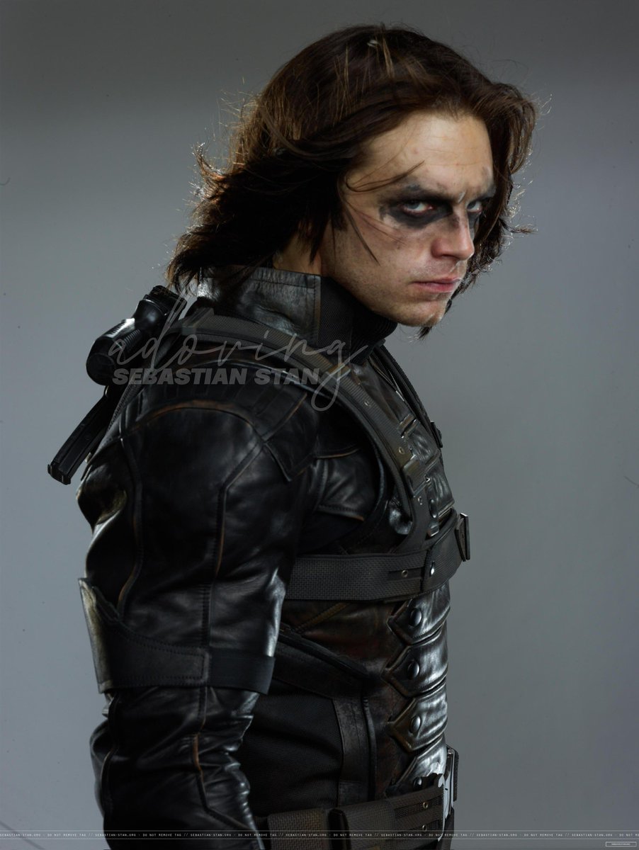 가장 귀중한 병사 하이드라의 자산
이 부분이 너무 좋았음
핸들러가 아닌 요원 중 어느 누구도 함부로 건드릴 수 없는 존재, 오작동으로 요원 중 하나를 다치게 한들 생명 하나쯤 단순히 부수적 피해로 치부될 걸어 다니는 무기.