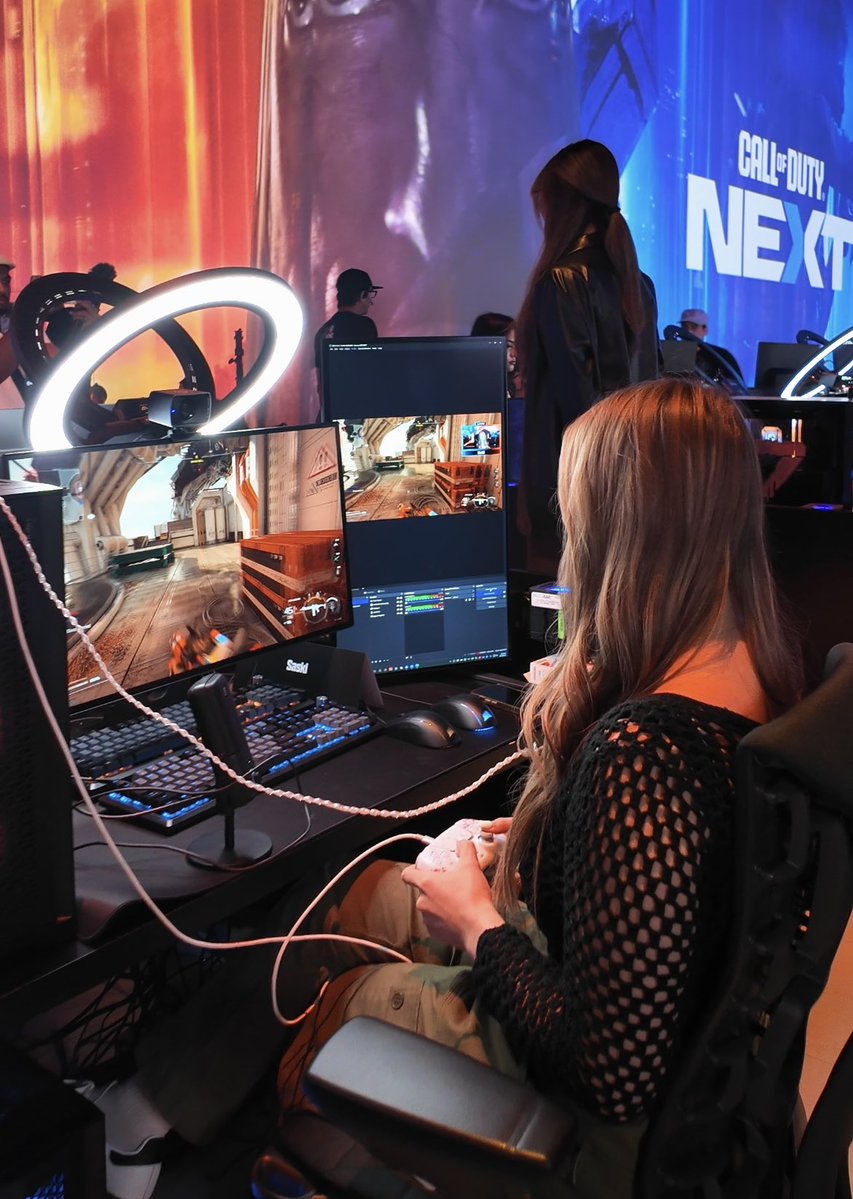 Saskkiii's tweet image. Well that’s a wrap, my first #CODNext is over. 🥹

Attending this event has been a dream of mine, and it all feels very surreal. 

I can’t thank the COD team enough for giving me this opportunity, and my community for supporting me enough to get me here. #BO7 here we come! 🧡