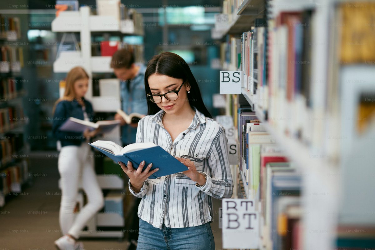 LearnItalianVL's tweet photo. Italian Phrases to use to discuss Interest
๐ฎ๐น Leggo molto.
๐ฌ๐ง I read a lot.
๐ฎ๐น Che tipi di libri ti piacciono?
๐ฌ๐ง What types of books do you like?
๐ฎ๐น Mi piace leggere i romanzi.
๐ฌ๐ง I like reading novels.
#LearnItalian #Italianlesson https://t.co/oB43HQmLCM