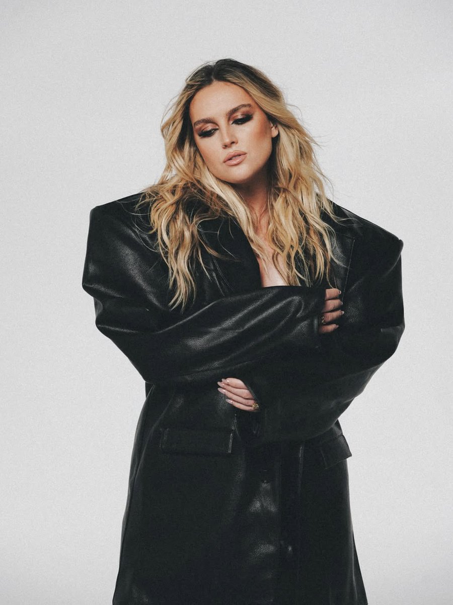 PerrieDailyFr's tweet image. 🎞️ quelques photos de Perrie issu du le tournage de « Rocket Scientist » prise par Lucy et Lydia