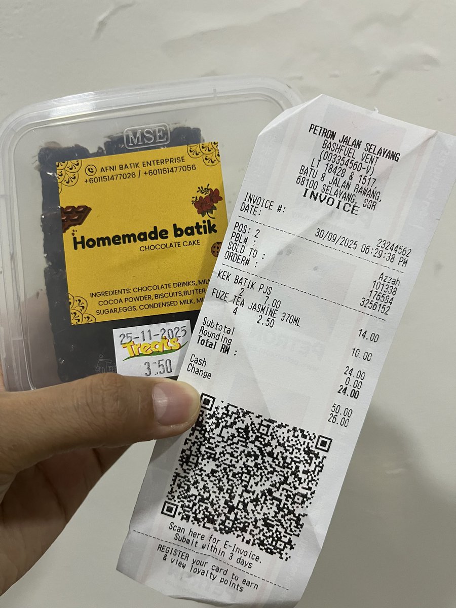 AishahRashiddi's tweet photo. Hi @Petron_Malaysia Please justify why this was charge double the shown price? The worst part is it is not taste like chocolate or milo  at all. All i can taste i the biscuit . https://t.co/eXifbrPhgZ