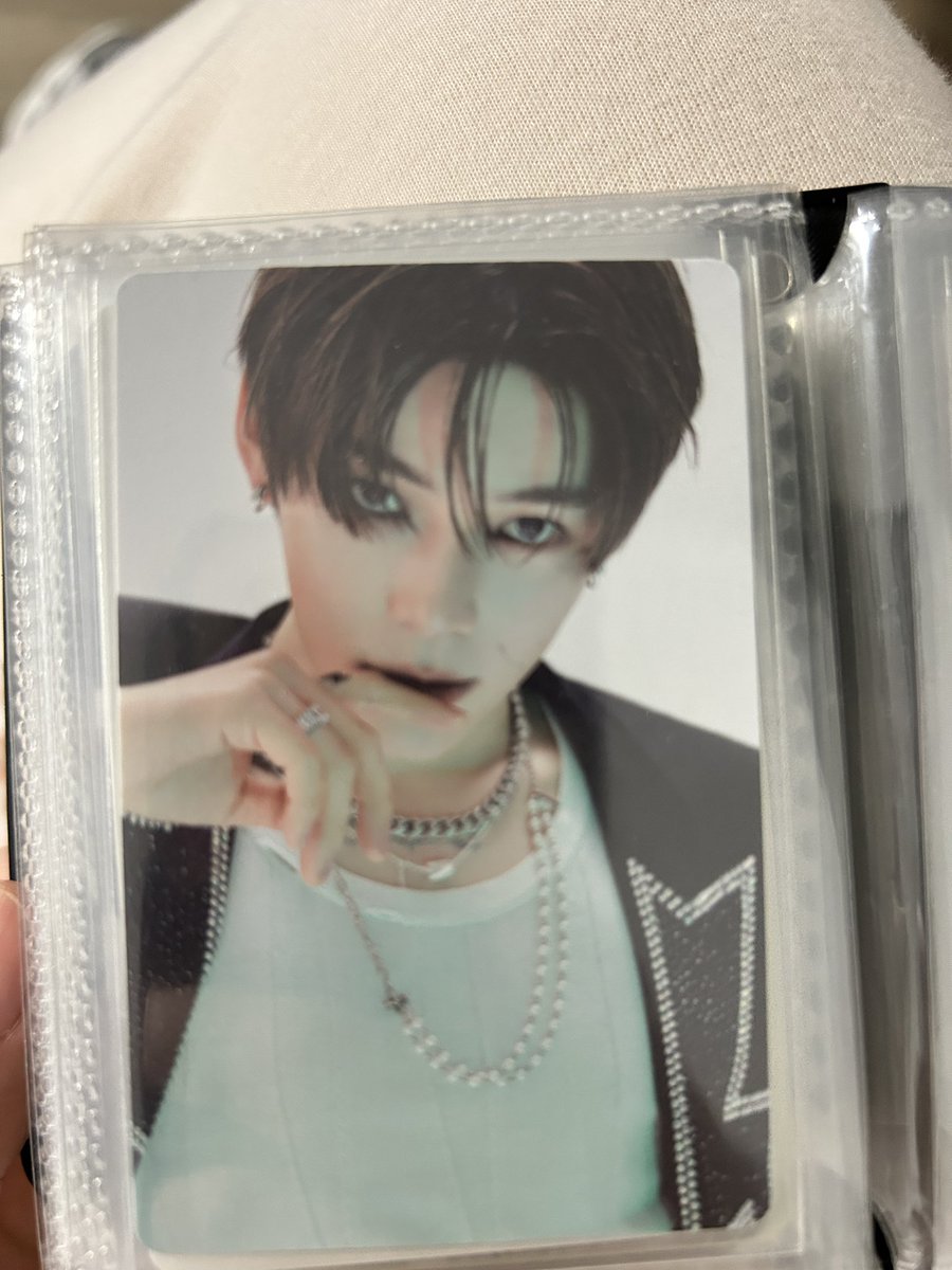 neulmyeon's tweet photo. hehe found a kpop store near my school and i this was the last hanbin album so u just know i had to cop it https://t.co/F58bcuemmc