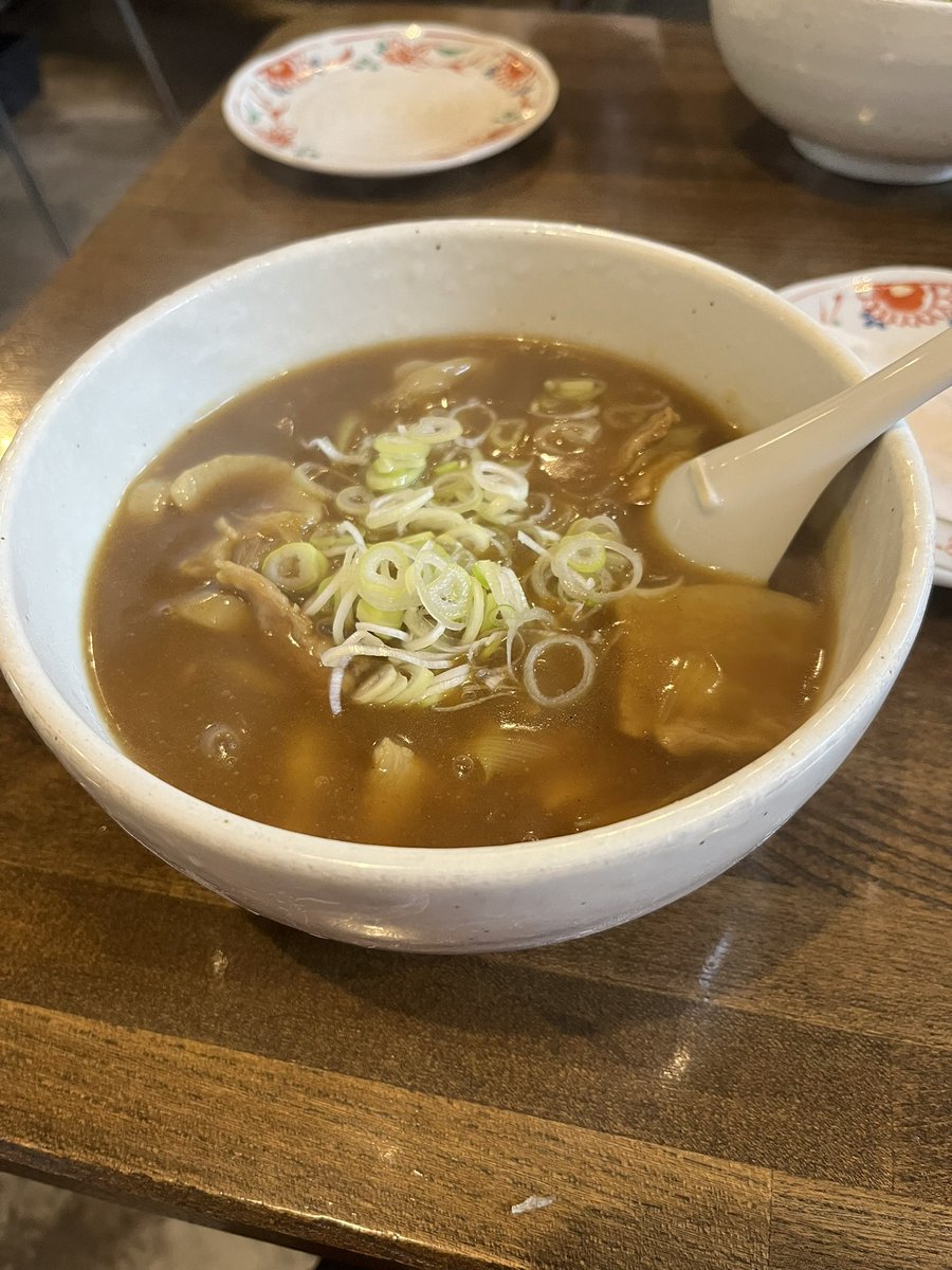 深谷市萱場、5月以来の麦屋さん
カレーうどん1,000円

やっと温かいカレーうどんが食べられる季節になりました(^O^)
こちらのカレーうどんファンです。