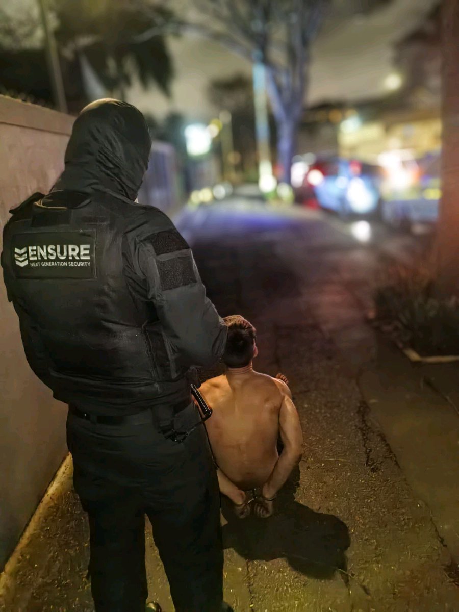 _ArriveAlive's tweet photo. Suspect arrested after causing malicious damage to property on Florida Road
https://t.co/llQxGIr7IE
#ArriveAlive #Crime #EnsureSecurity https://t.co/zl78nUFTfV