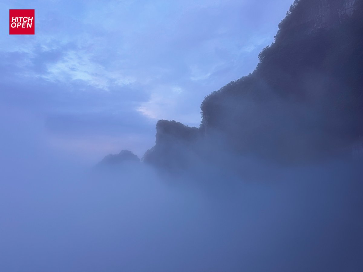 HitchOpen's tweet image. 📅September 30 · Hitch Open · Tianmen Mountain

Teams from Hunan University, Wuhan University of Technology, and Jilin University gathered at the legendary Tianmen Mountain track!
In front of the mist-covered “99 Bends,” these young engineers showcased their passion and…