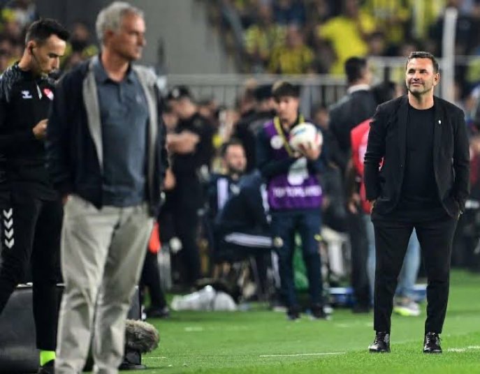 Benfica 1-0 mağlup olmuş.. 
Fenerbahçelilerin hevesi kursağında kalmış.. 

Her fırsatta Türk futbolunu ve Galatasarayı kötüleyen Jose Mourinho seni de unutmadık 😅