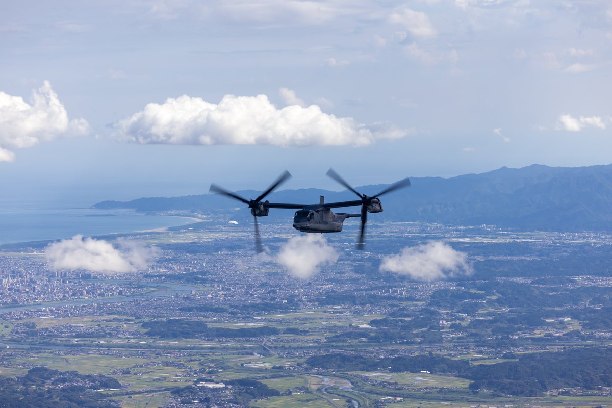1stMAW_Marines's tweet photo. A U.S. #Marine Corps MV-22B Osprey with Marine Medium Tiltrotor Squadron 262 flies in formation with #V22 Ospreys from the Japan Ground Self-Defense Force during exercise #ResoluteDragon25 over Kagoshima Prefecture, Japan, Sept. 18, 2025. https://t.co/sH7eupS6oF