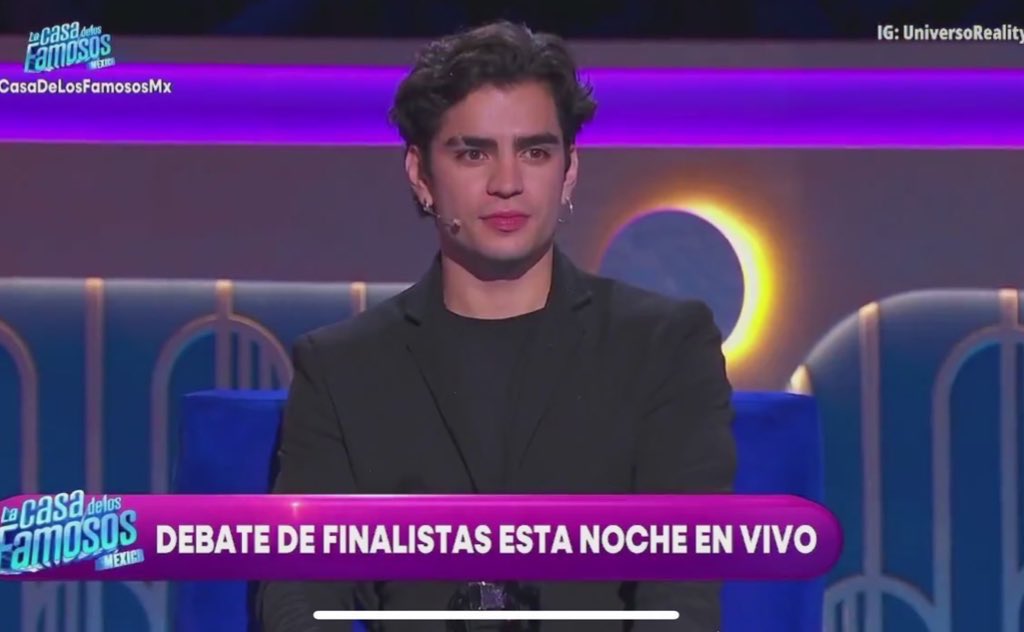 Bonesv5's tweet image. Aaron sigue mostrando que no es tibio en la gala y lo quieren callar hasta quedaron fríos ✨ 
 
AARON NUESTRO GANADOR 
NOS VAMOS CON AARÓN 
#AaronMercury #LaCasaDeAaron #LaCasaDeLosFamososMx