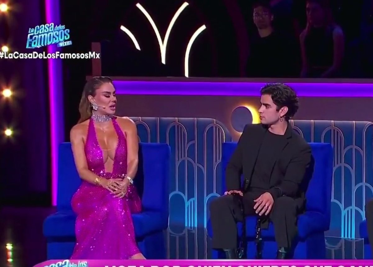 elixvodka's tweet image. JAJAJA Amo el papel de Aaron en la gala. No aprendes chiquito que por ser así de sincero y tirar facts te sacaron pero eso es lo que amamos de ti, no te calles y devora como siempre 

AARON NUESTRO GANADOR 
NOS VAMOS CON AARON
#AaronMercury
#LaCasaDeAaron