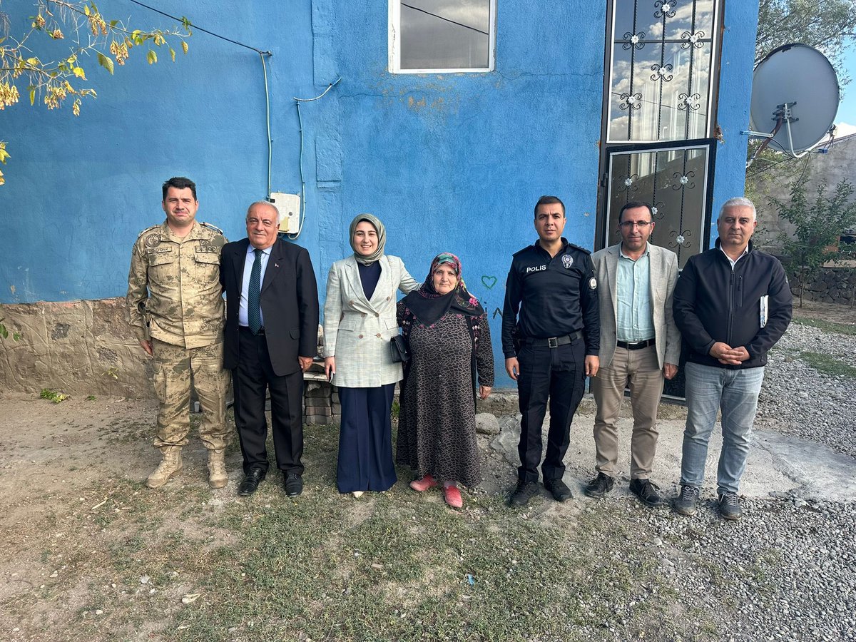 Kaymakamımız Sayın Kübra BAKA KILIÇ, 2014-2023 yılları arasında İl Genel Meclis Üyeliği yapmış uzun yıllar ilçemize özveriyle hizmet etmiş olan Süleyman ÇAKMAKCI’nın ailesini ikametinde ziyaret etti.