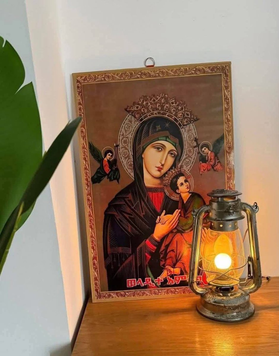 wudassie_jhad's tweet image. "ድንግል ሆይ የቃልን ካንቺ ሰው መሆን ሥጋ መልበሱንም ጽንፍ እስከ ጽንፍ ካስተማሩ በልጅሽም ዕርፈ መስቀል የአሕዛብን ምድር ካረሱ የቃሉንም ድልብ በምድር ኹሉ ከዘሩ ሐዋርያት ጋር ወደ እኔ ነዪ!"

      [አባ ጊዮርጊስ ዘጋስጫ]