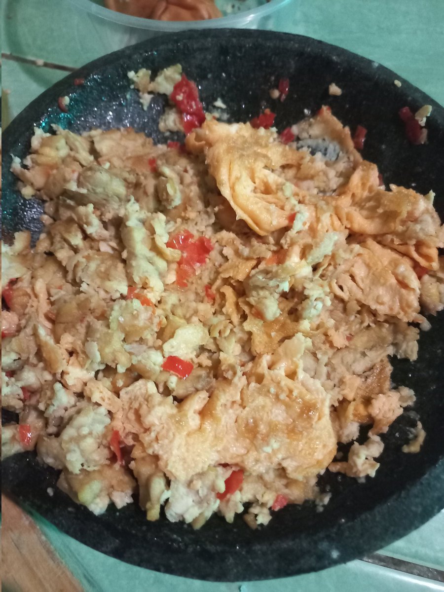 feronggol's tweet photo. nih udh gua masakin tempe geprek, makan siang dah lu. @B_hundred_Hyun https://t.co/55Qm0SwYbD