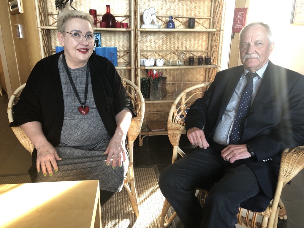 Meppi Sirpa Pietikäinen tapasi pj:mme Kari Vähäsen. Keskustelua käytiin järjestöjen merkityksestä.
-Järjestöjen vahvuus piilee niiden kyvyssä tavoittaa ja ymmärtää ihmisten tarpeita syvällisesti, Pietikäinen sanoo.
Hyvää järjestöjen päivää!❤️
nakovammaistenliitto.fi/fi/artikkeli/k…