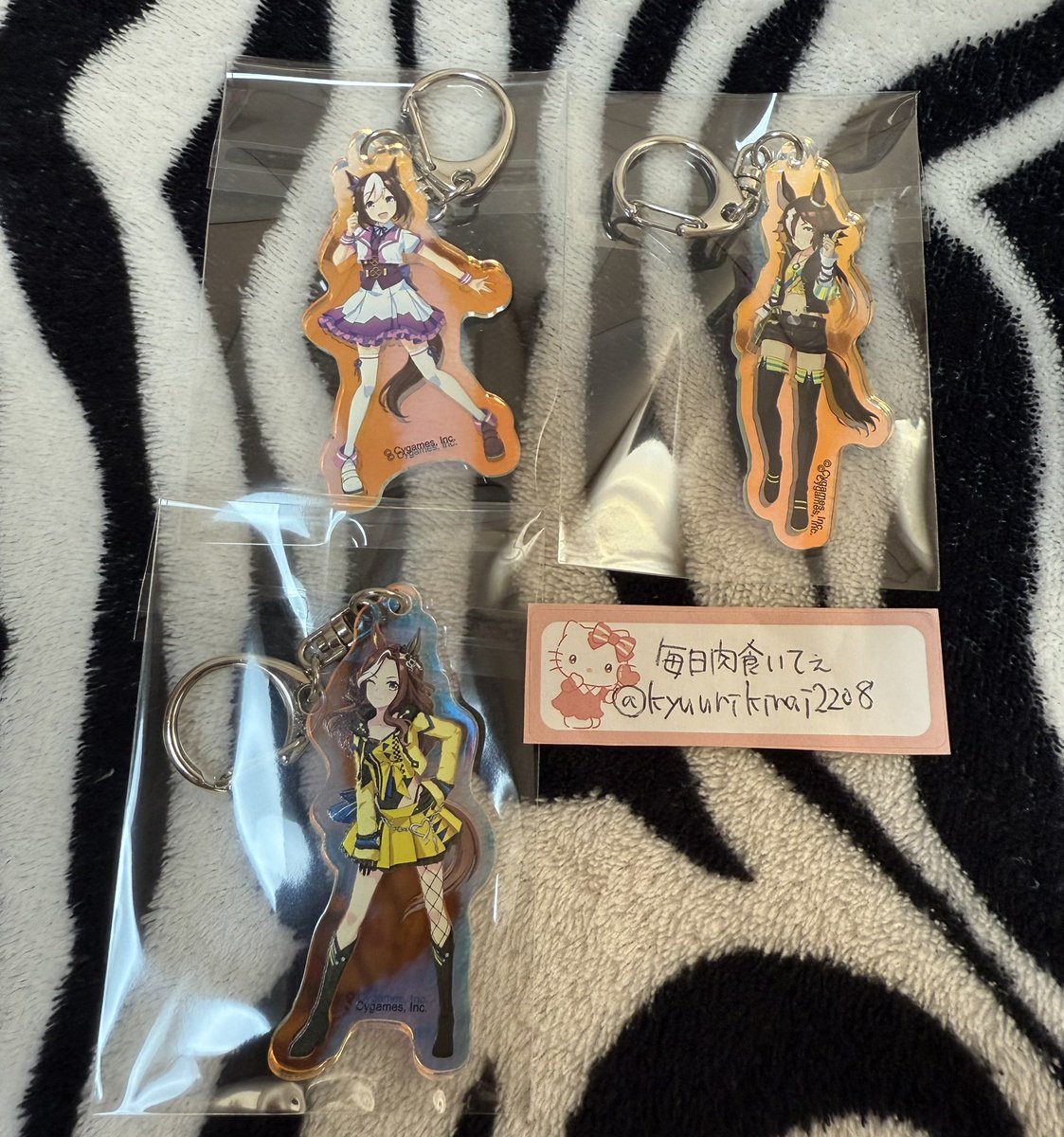 【交換/譲渡】ウマ娘　オーロラアクリルキーホルダー　A BOX B BOX

譲→スペシャルウィーク/ウオッカ/デアリングハート

求→テイエムオペラオー/ジェンティルドンナ/シリウスシンボリ/シンボリクリスエス
または730円＋送料

PayPay、銀行振込対応
よろしくお願いします🙇
