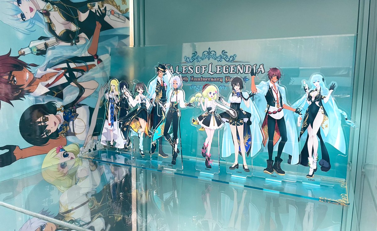 _umenon's tweet image. 祭壇用のコレクションケース、幅ぴったりだ！！！！！！！！最高！！！！！！！