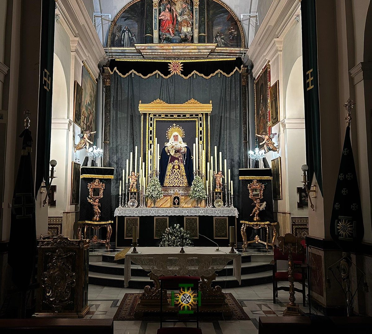 PRIOSTÍA | Así se presenta el Altar de cultos para la celebración del Solemne Triduo que hoy comienza en honor de María Santísima del Rosario.

#VerdeyNegro #TDSCofrade #Rosario25

📸 <a href="/juancadr13/">Juancadr13</a>