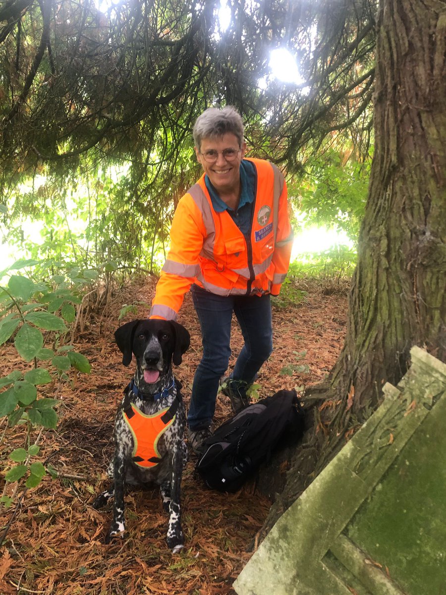 WarkSAR's tweet image. Huge thanks to @SaltisfordCanal for letting our team use their car park so we could carry out vital 🐕‍🦺 search dog training in Warwick today 🙌

Community support like this helps us stay ready when we’re needed most 💛

#SearchDogs #WarwickshireSAR #CommunitySupport