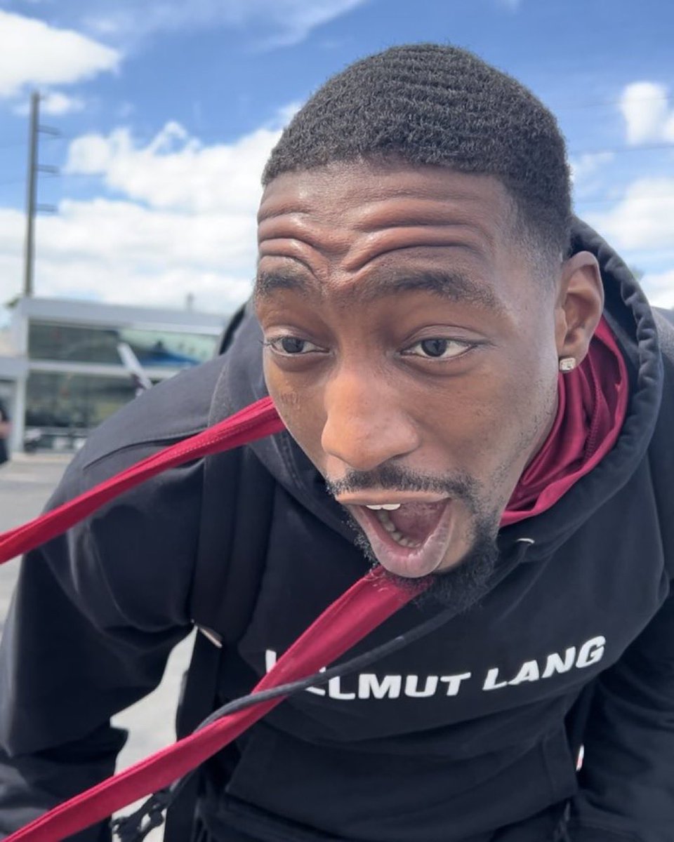 chris p. chicken 🍗 tweet media