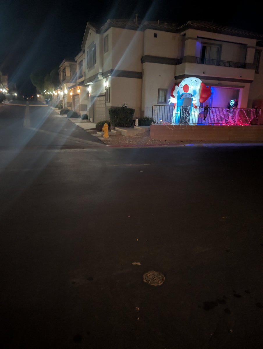 It's Q4 people... Boo! And stop on by Mac's Pad - free pool, darts, poker and whiskey. 👻 🎃 Boom! 

The government may shut down, but my door is open... ✌️ 🕊️ on 🌎🌍