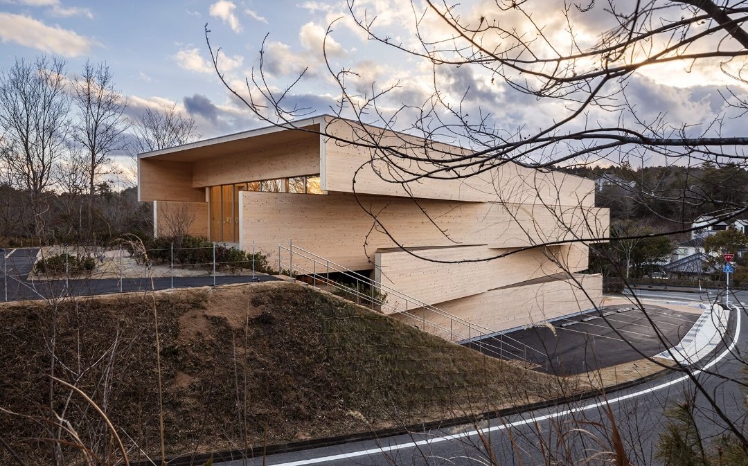 4AAAAart's tweet photo. Kibi Kogen N Square by Kengo Kuma &amp; Associates

Kibichuo, Japan 🇯🇵 https://t.co/tMQo8ewyAg