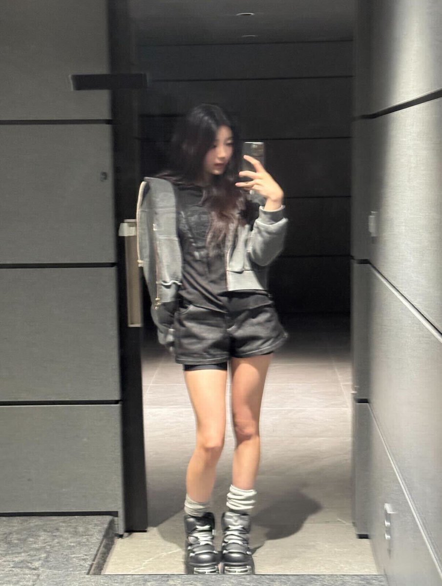 ILLIT WEVERSE tweet media