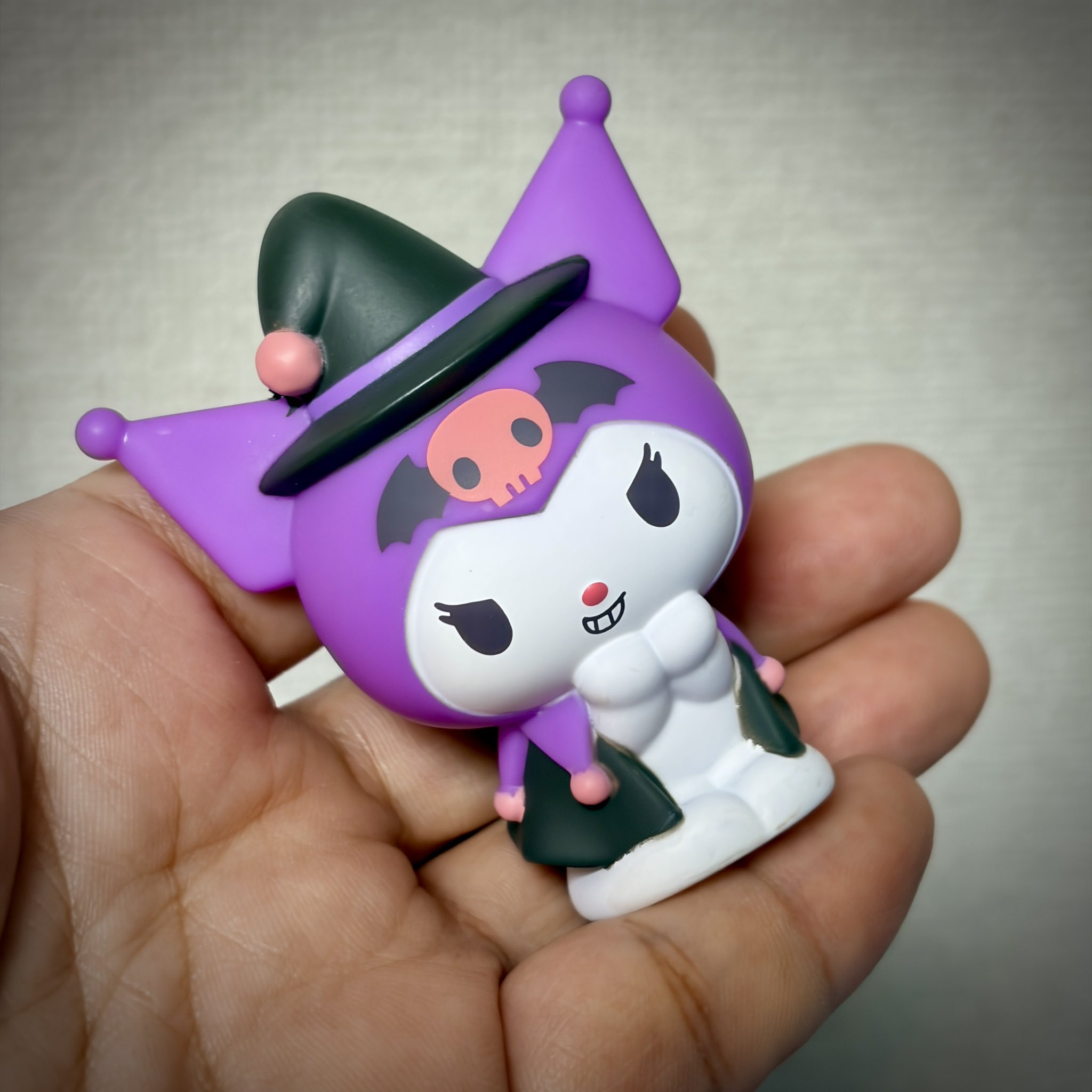 本日大幅値下げ！　クロミちゃん サンリオ】クロミちゃん かまって 特大 BIG ぬいぐるみ※最終