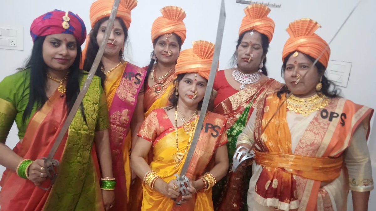 नवरात्र के इस पावन पर्व पर दुर्गा रुपी लाखों मातृशक्तियां अपने यशस्वी प्रधानमंत्री जी से OPS बहाली और RTE लागू होने से पूर्व नियुक्त शिक्षकों को TET मुक्ति की मांग करती हैं।
#NoNPS_NoUPS_OnlyOPS 
#NoTET_BeforeRTE
<a href="/narendramodi/">Narendra Modi</a> <a href="/PMOIndia/">PMO India</a> 
<a href="/vijaykbandhu/">Vijay Kumar Bandhu</a> <a href="/Sthitaprajna_G/">sthita prajna</a>