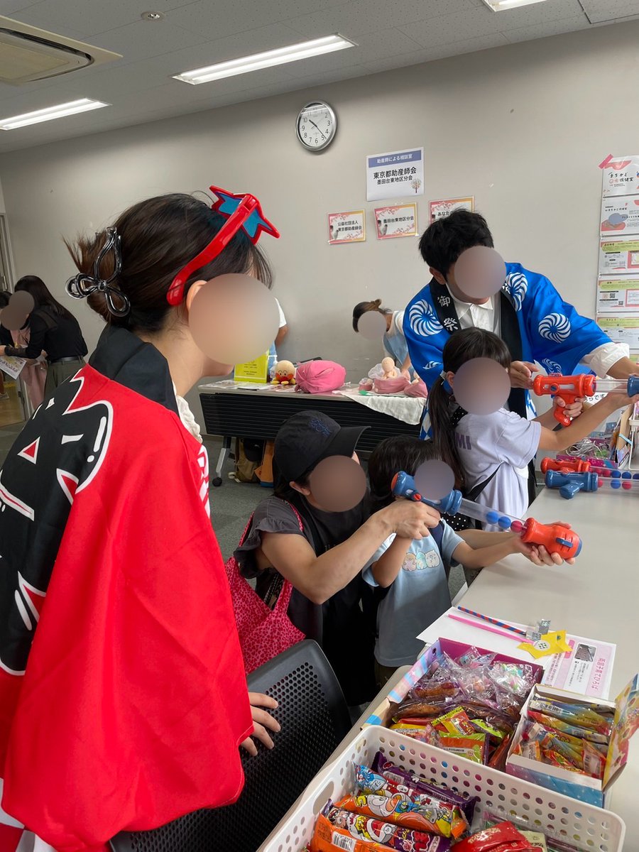 beyou832378's tweet photo. 9月28日（日）八広地域プラザ吾嬬の里で開催された「すみだ子育てメッセ」に、フリースクールbe youも出展しました！
射的ブースは大盛況で、たくさんの方にご参加いただきました✨
参加賞や景品にはお菓子や光るおもちゃをプレゼント🎁
心理テストブースでは心理相談をお受けしました https://t.co/55pqyyZvE0