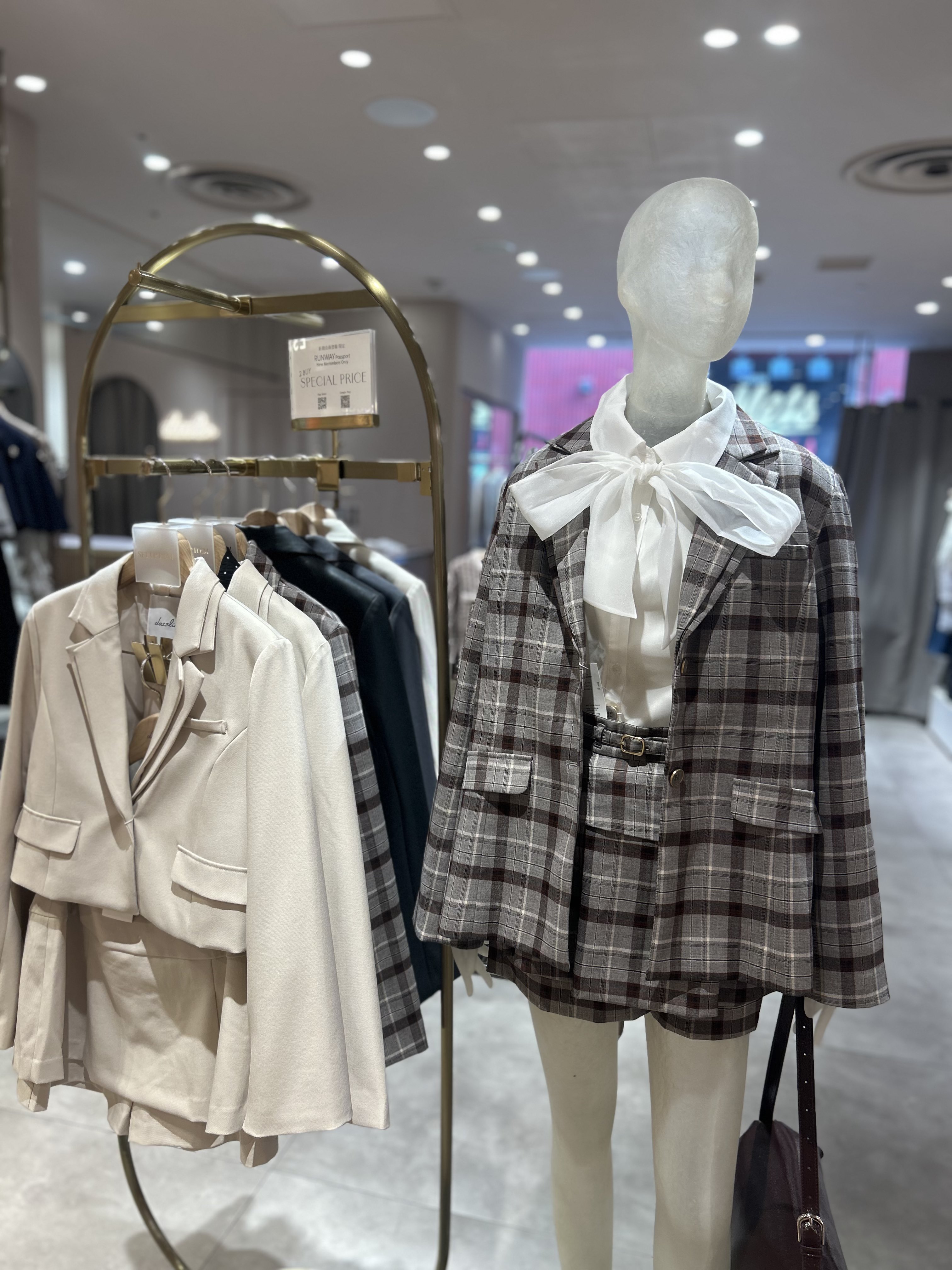 どんぐりの服 ツイードミニドレス/チェーン/タイトスカート/谷間見せ/背中隠し