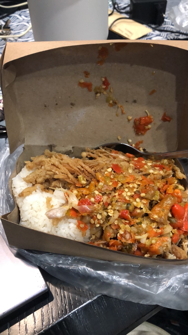 sbyfess's tweet image. joder itu enak, tp kenapa gak semua cabang bisa se amanah yg di sukolilo ini yh -rek
beli jumbo dikasih jumbo beneran