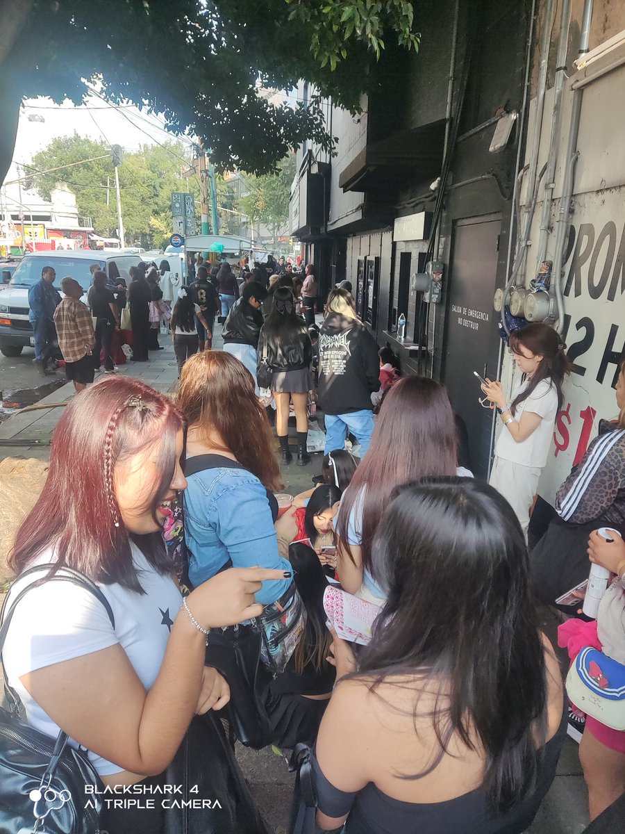 hooniel_mex's tweet image. Puedo decir mi experiencia que fue genial, no ví ningún problema entre fans ni organización (aunque el staff fue un poco grosero), porque cuando amas algo las barreras del idioma no existen si compartimos el mismo amor.

#ACT_NEW_EPISODE_MEXICO
#KANGDANIEL_IN_MEXICO