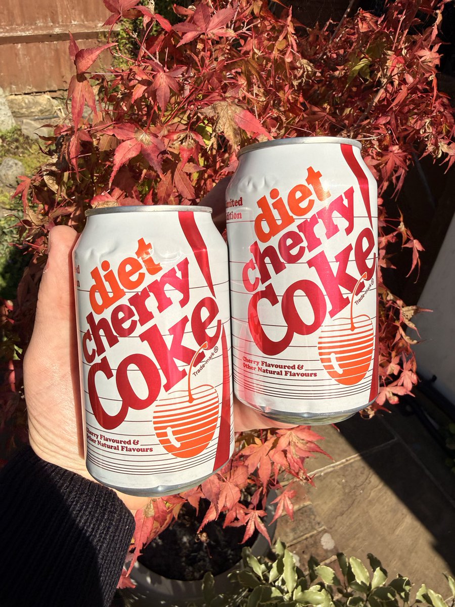 All_Things_New_'s tweet image. [Gifted] Well this is a blast from the past! 👀 Diet Cherry Coke is heading to a Tesco near you. Go get some retro! 🍒 @DietCokeGB #dietcoke #cherrycoke #coke #wellthisisnew #gifted