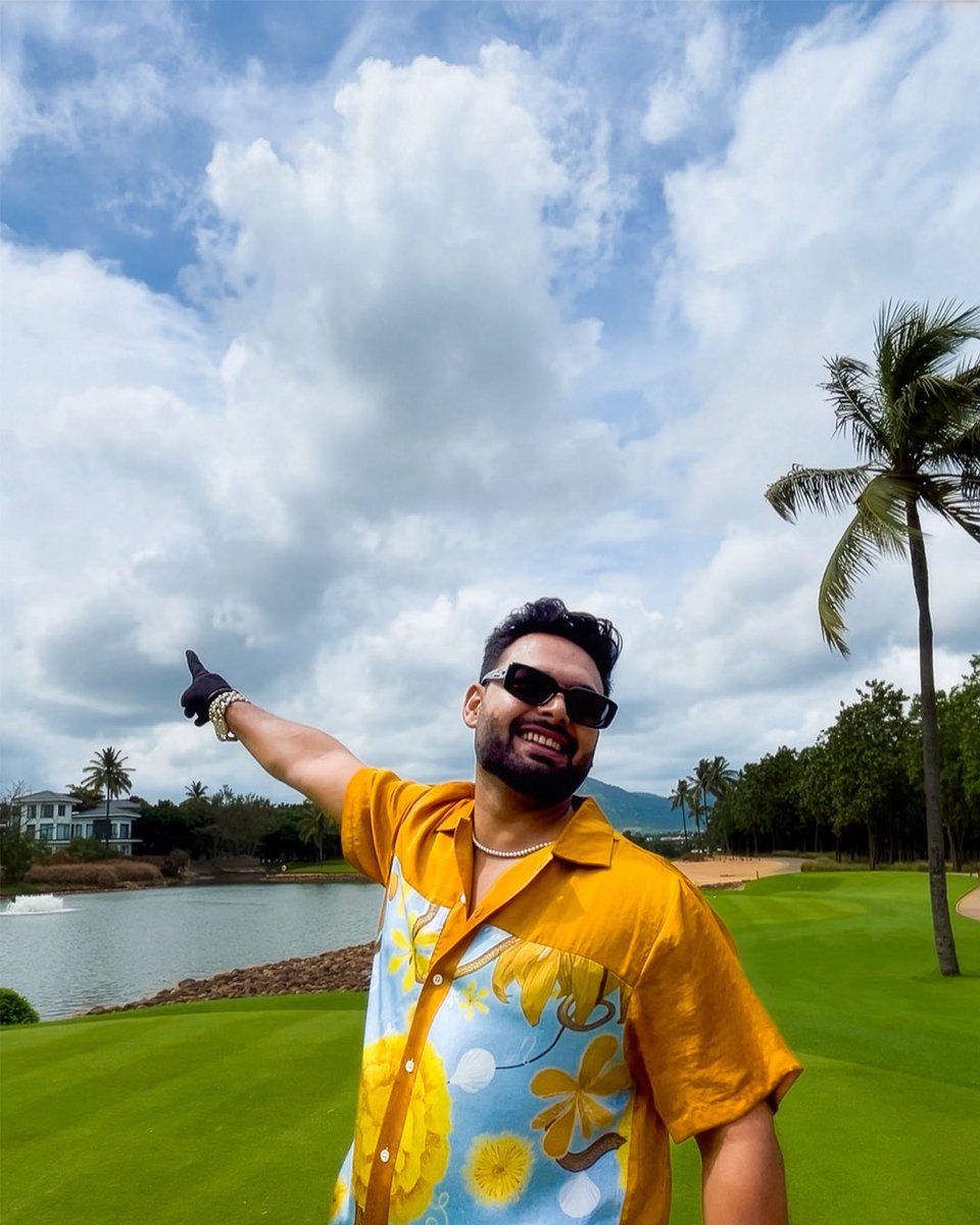 RishabhPant17's tweet photo. Never knew golf could be this much fun. Next time anyone’s heading out, count me in ⛳😄

#RP17 https://t.co/PVIe9SPye1
