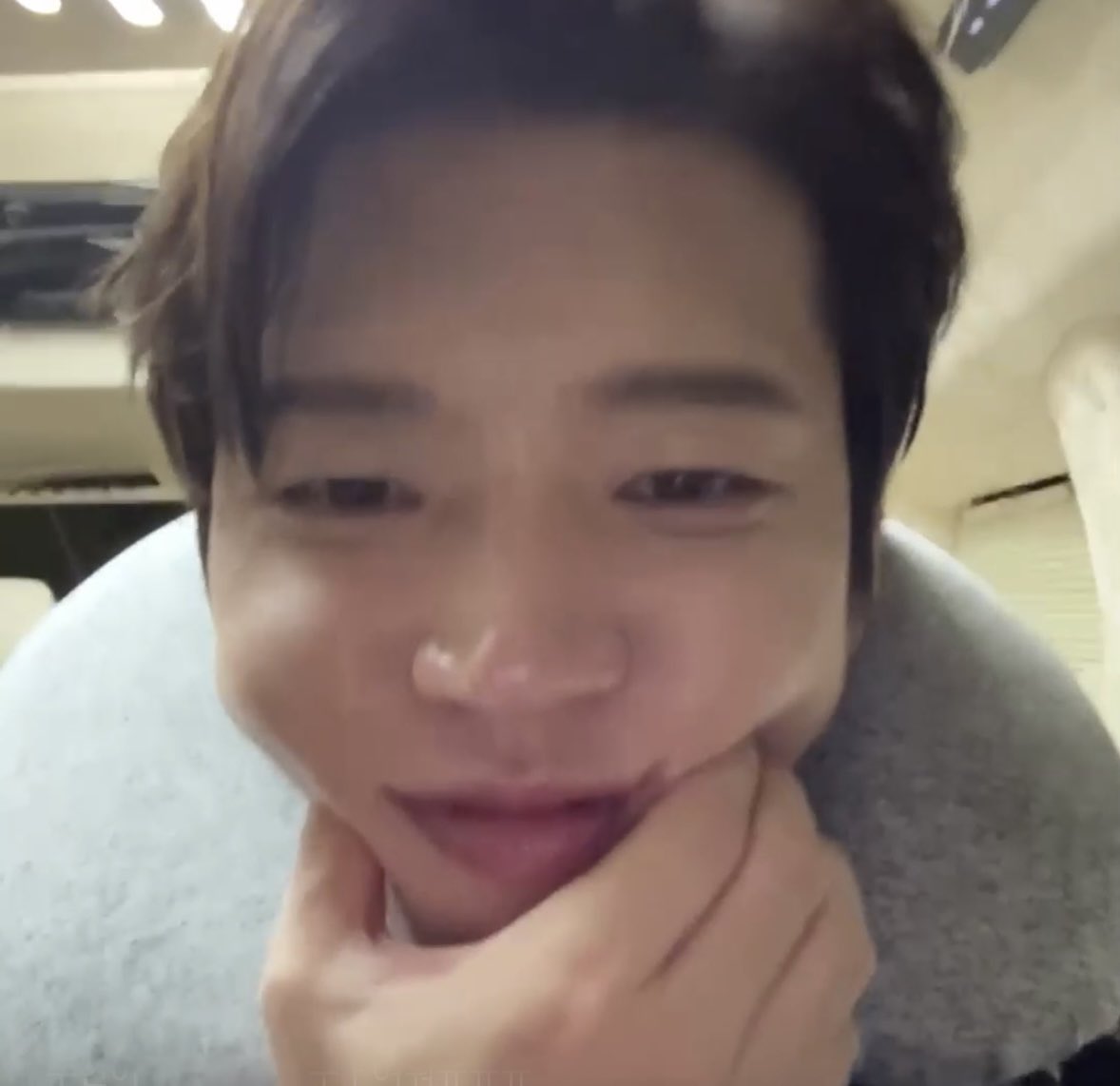 횬만듀댜!!🥟🤍
징쨔 너무 귀여워 너!!!럽유🫶🏻