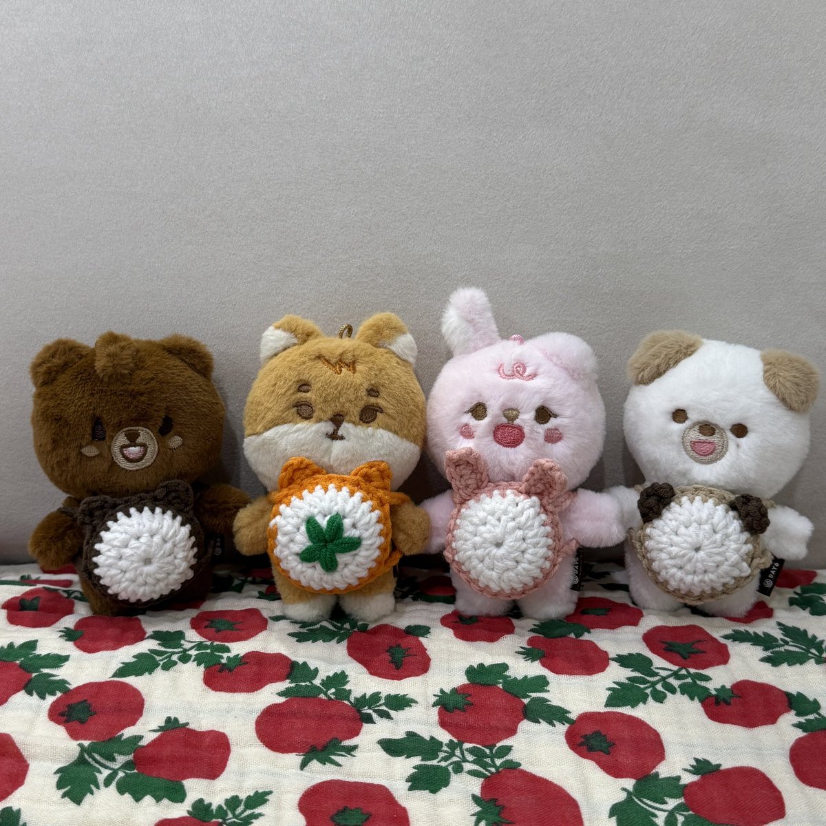 〈 데이식스 쁘띠멀즈 뜨개옷 멜빵바지/귀도리/마데워치 가방/꼬리꽃 마켓 OPEN!〉
 🗓 10-01 20:30 ~ 10-12 23:59

연휴를 맞이해서 오랜만에 뜨개폼 열었습니다🩵
반택으로 연휴중에도 배송가능합니다😆❤️

tmm.im/p/54142