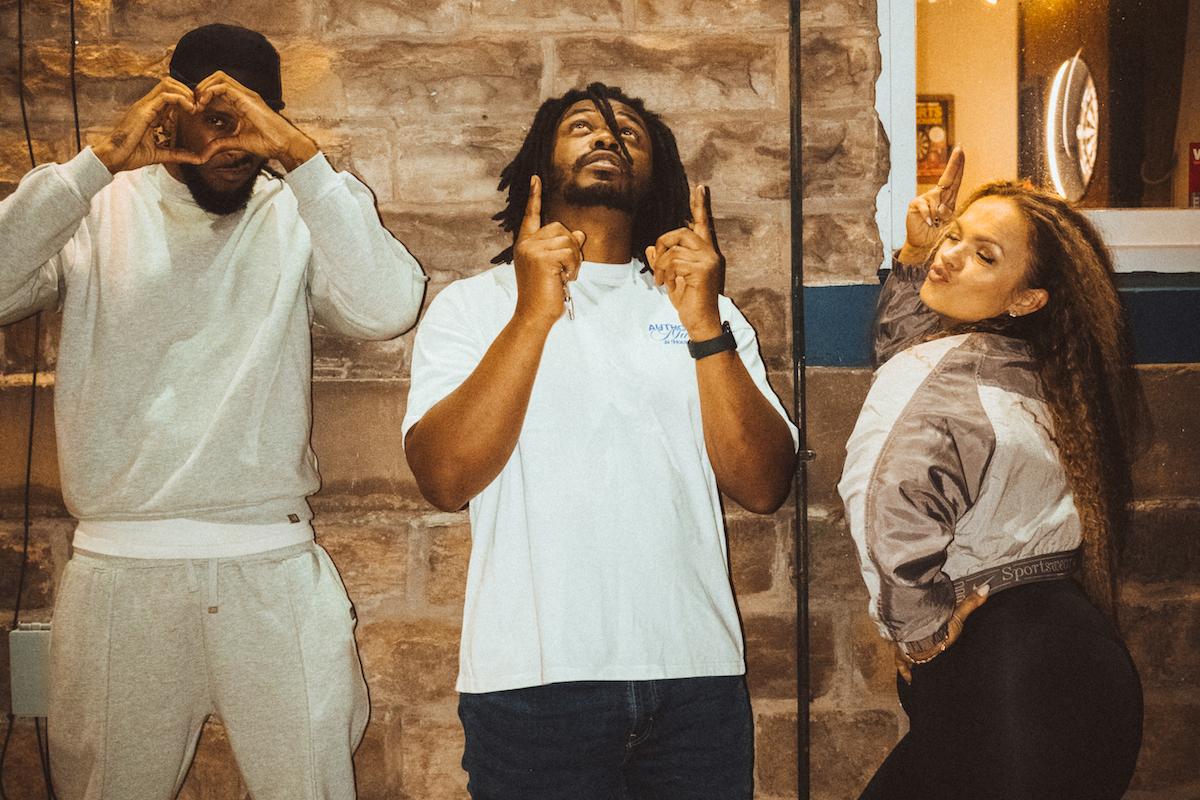 .<a href="/itsAdotR/">A dot R</a>, Marion Moliqe &amp; MC Bonez channel Niche and the golden era of bassline on "Give My Love".

🔗 bit.ly/3VJVZSE