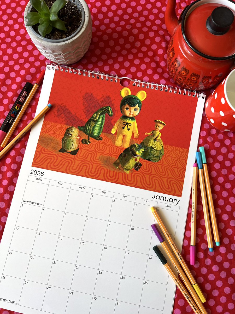chinkywooster's tweet photo. In case anyone here is looking for a bright and bizarre calendar for 2026, I’ve made one! 
It’s based on my friend Mandy’s house - she owns weird stuff. 😻🪆🐛
It’s on my website for Aussies and on Etsy for the rest of the world 💖 
https://t.co/pRv8qmiTnw
Etsy:LucindaCrimsonArt https://t.co/9uXGPTHb9c