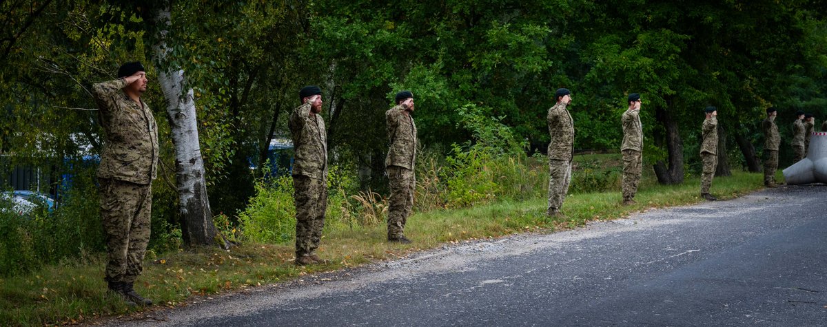 Сьогодні місія #ОпЮНІФАЄР відзначає  День захисників і захисниць України і вшановує мужність бійців, котрі продовжують боронити суверенність України. Пам’ятаємо полеглих і не забуваємо жодного солдата. Слава Україні!