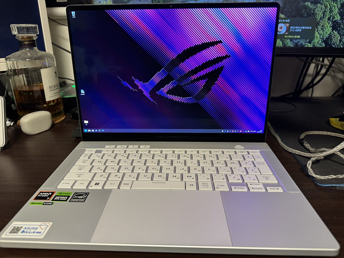 Junsan2332's tweet photo. Macbook Pro からZephyrus G14(2024)へ乗り換え
外でWindows系ゲームできないのが苦だった。。。 https://t.co/ZtFow32eEe
