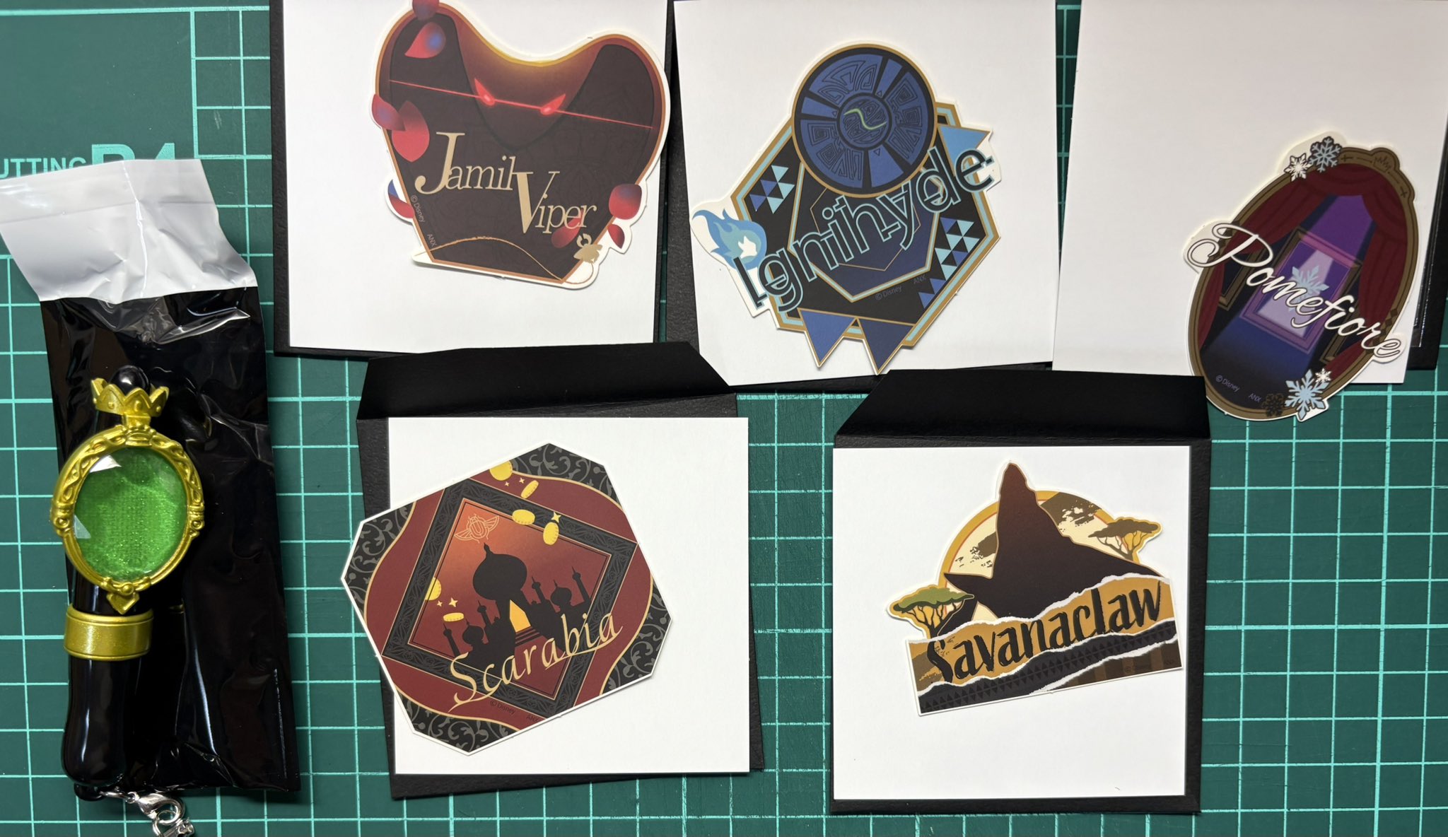 ツイステ ブレイジングジュエル ペンライト 特典 ステッカー グリム