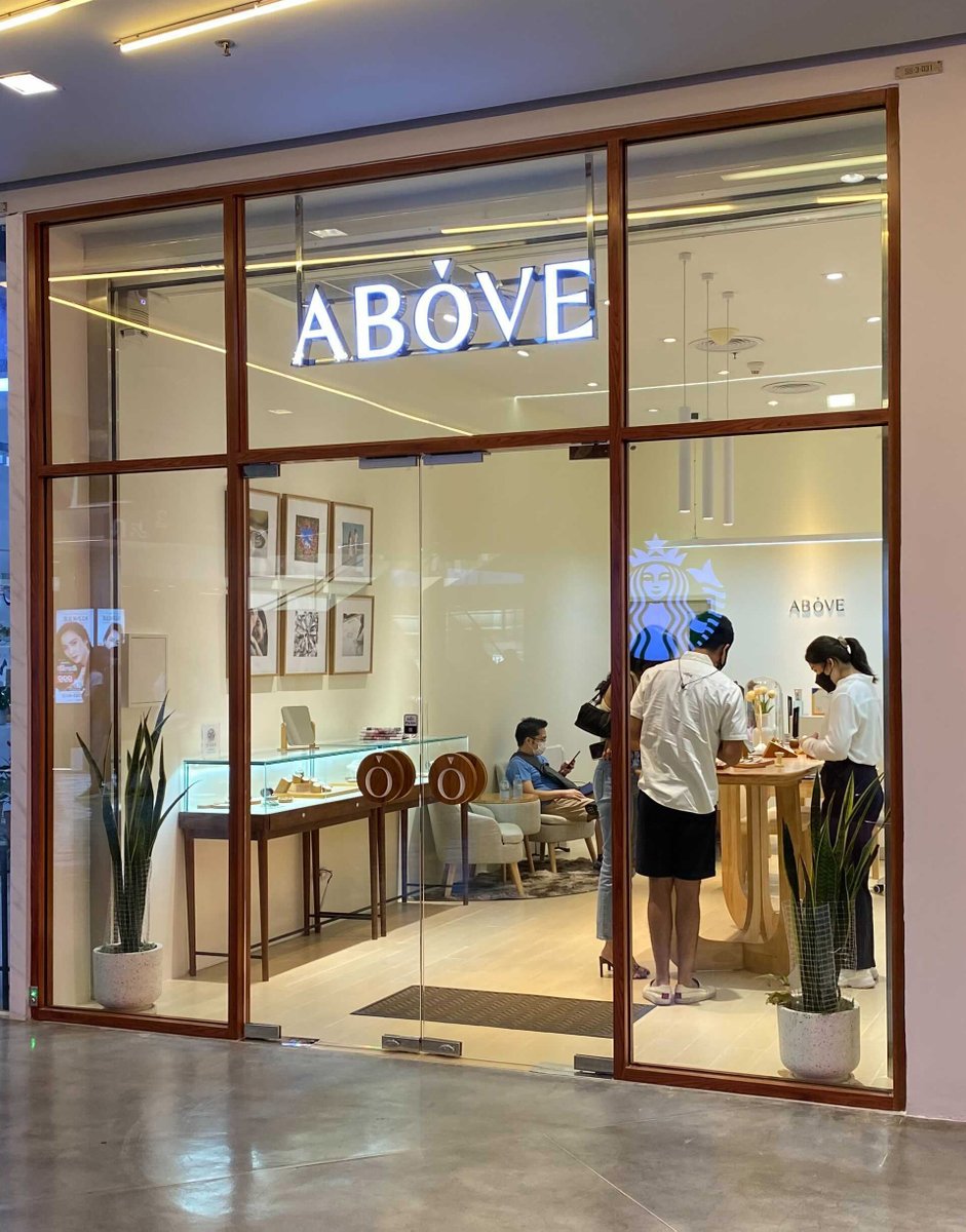 Working across six time zones should be a logistical liability, right? I disagree. My five collaborative principles that work from Bangkok to Dubai: richardpchapman.com/2025/10/01/bui…