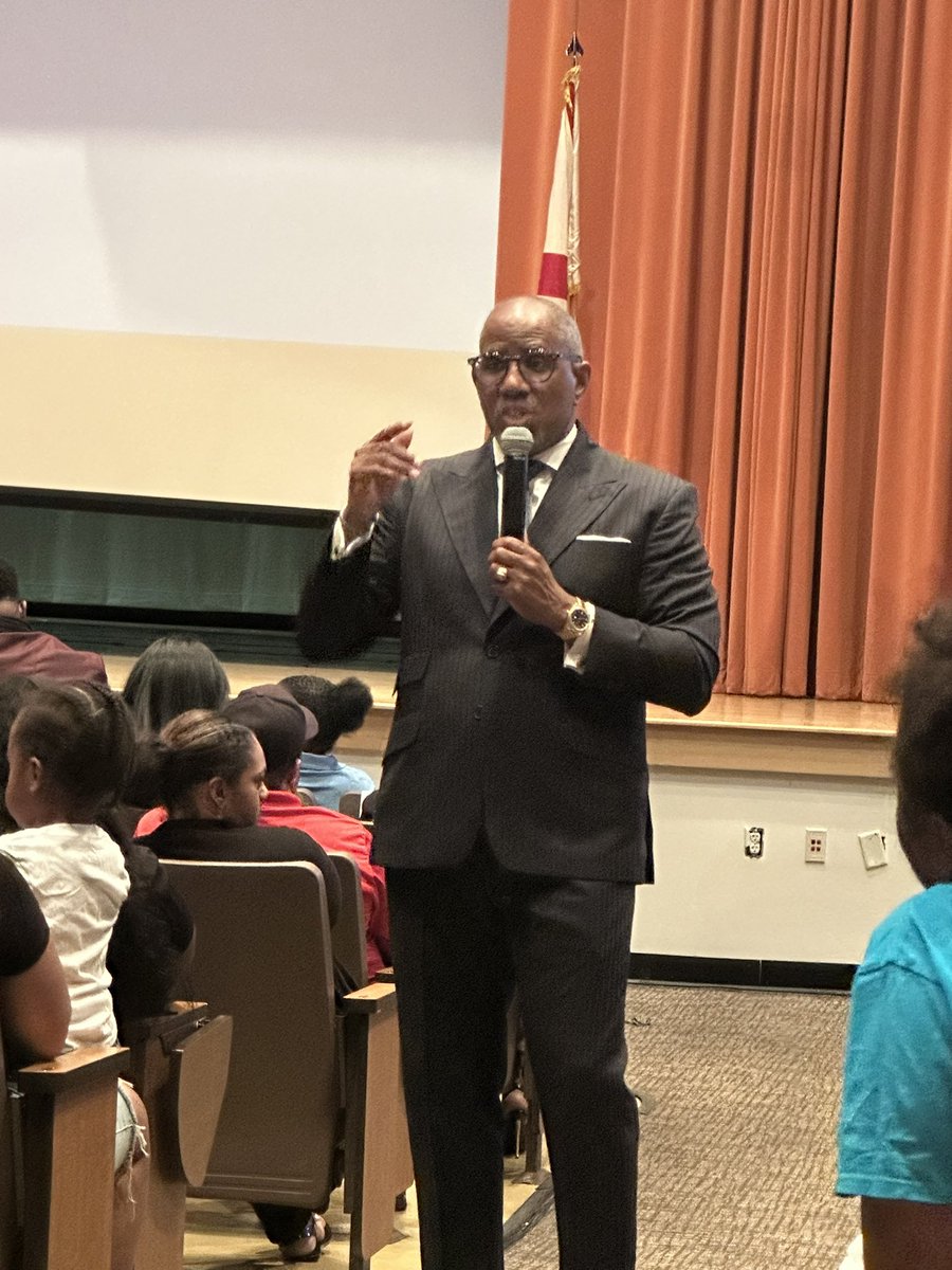 North Dade CML (@northdadecml) on Twitter photo A great evening at the District 1 Town Hall meeting! Thank you <a href="/docstevegallon/">Dr. Steve Gallon III</a> for all you do for our schools/students! #yourbestchoicemdcps <a href="/docstevegallon/">Dr. Steve Gallon III</a> <a href="/SuptDotres/">Jose L. Dotres, Ed.D.</a> <a href="/MDCPSNorth/">M-DCPS North Region</a> <a href="/miamimagnets/">Miami Magnet Schools</a> <a href="/YeseniaAponte05/">Yesenia Aponte</a> A great evening at the District 1 Town Hall meeting! Thank you <a href="/docstevegallon/">Dr. Steve Gallon III</a> for all you do for our schools/students! #yourbestchoicemdcps <a href="/docstevegallon/">Dr. Steve Gallon III</a> <a href="/SuptDotres/">Jose L. Dotres, Ed.D.</a> <a href="/MDCPSNorth/">M-DCPS North Region</a> <a href="/miamimagnets/">Miami Magnet Schools</a> <a href="/YeseniaAponte05/">Yesenia Aponte</a>