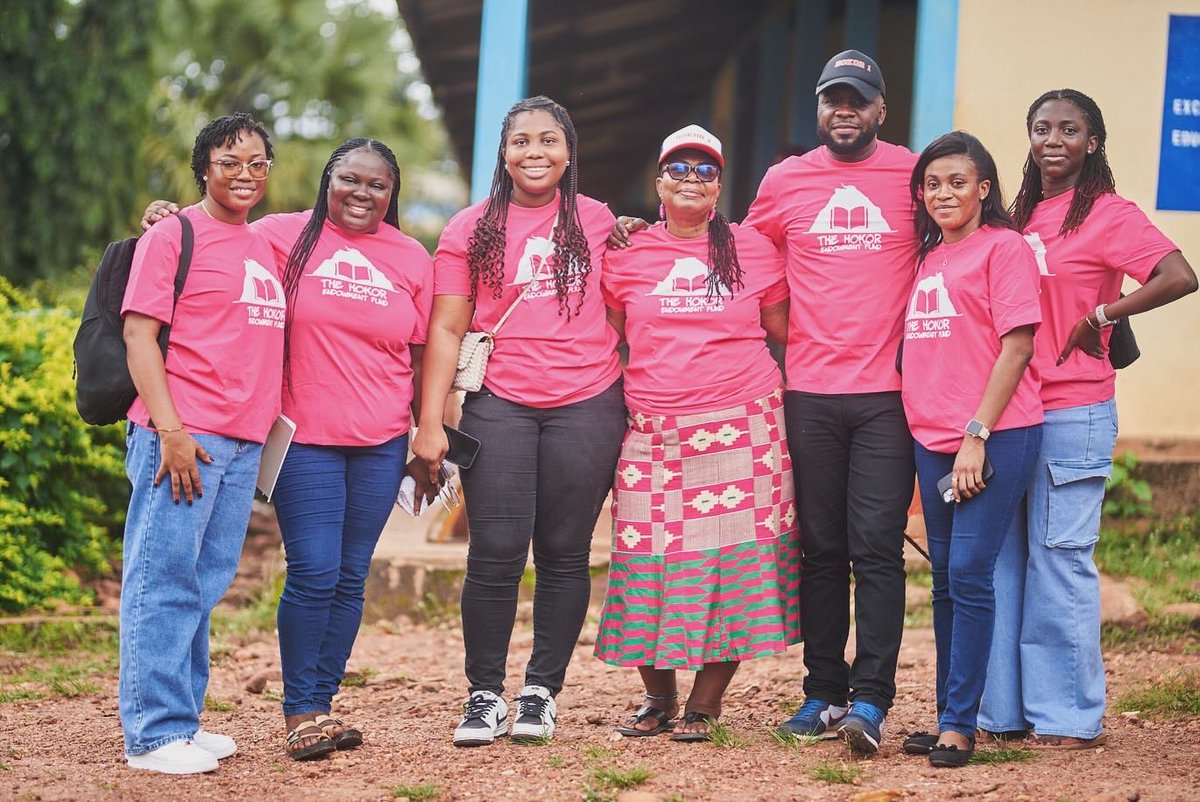 HokorFund's tweet photo. Meet our incredible volunteers from the Examination, Awards, and Hospitality Committee! Their dedication, hard work, and teamwork made the smooth running of the Scholarship Programme possible.
We couldn’t have done it without you! 🙌
#HEFScholarship #HokorEndowmentFund #Volunteer https://t.co/B3gAeYnQO5
