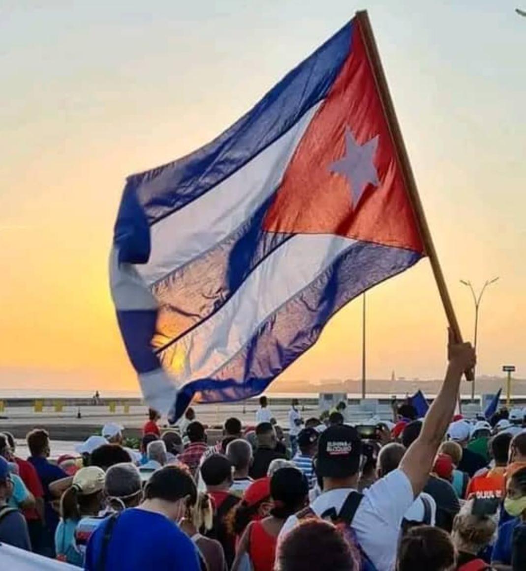 La permanente enseñanza de #Fidel es que sí se puede, que el hombre es capaz de sobreponerse a las más duras condiciones.

#100AñosConFidel
